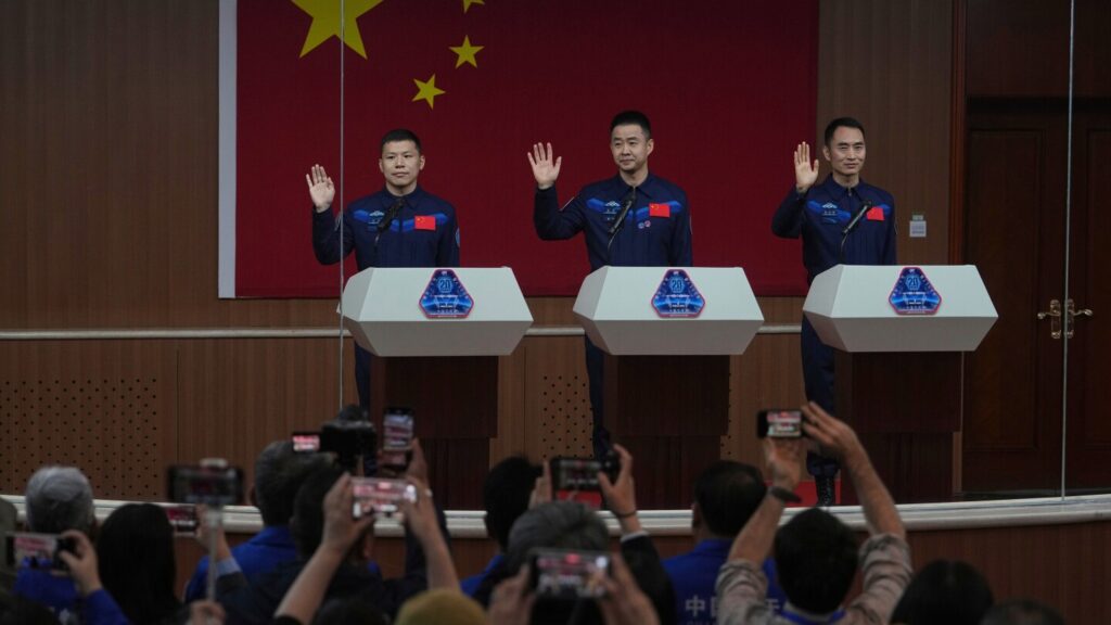 China’s stranded astronauts returning from space station