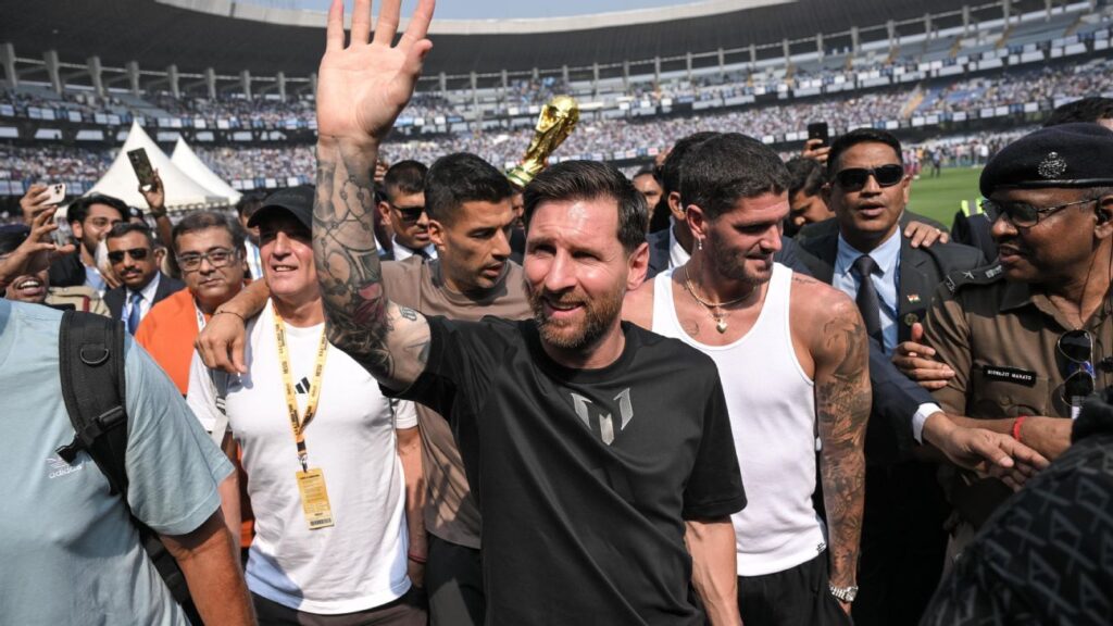 Lionel Messi statue unveiling in India marred by fan unrest