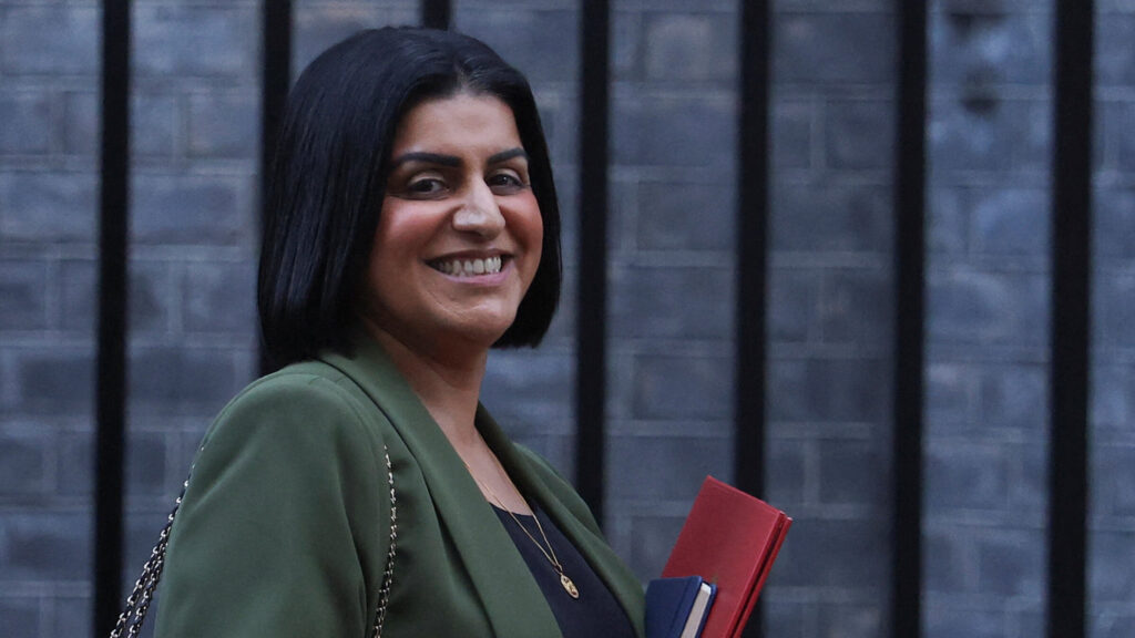 UK: Millions of British Muslims could lose citizenship, warns new report