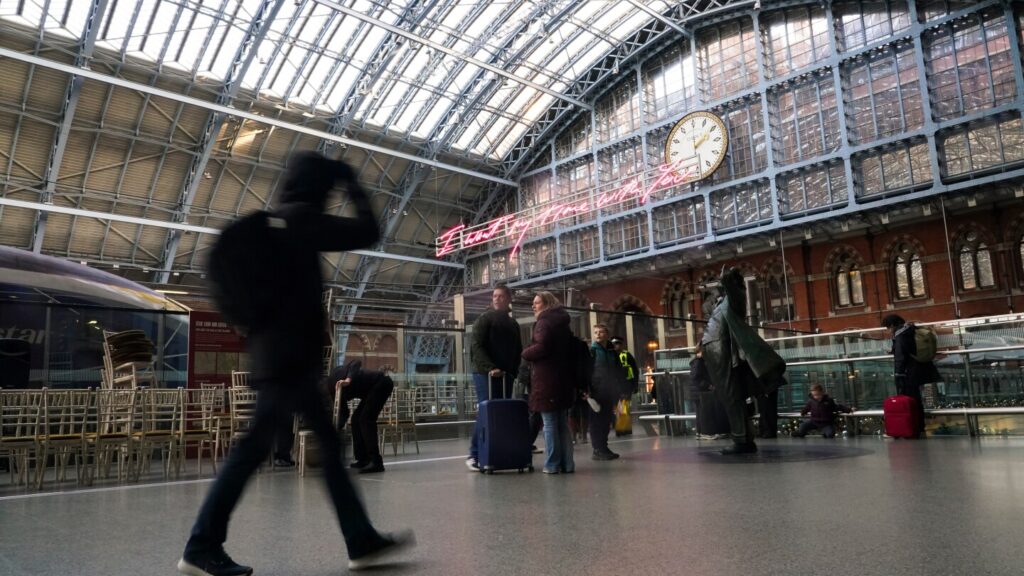 Channel Tunnel power malfunction fixed, but rail delays linger