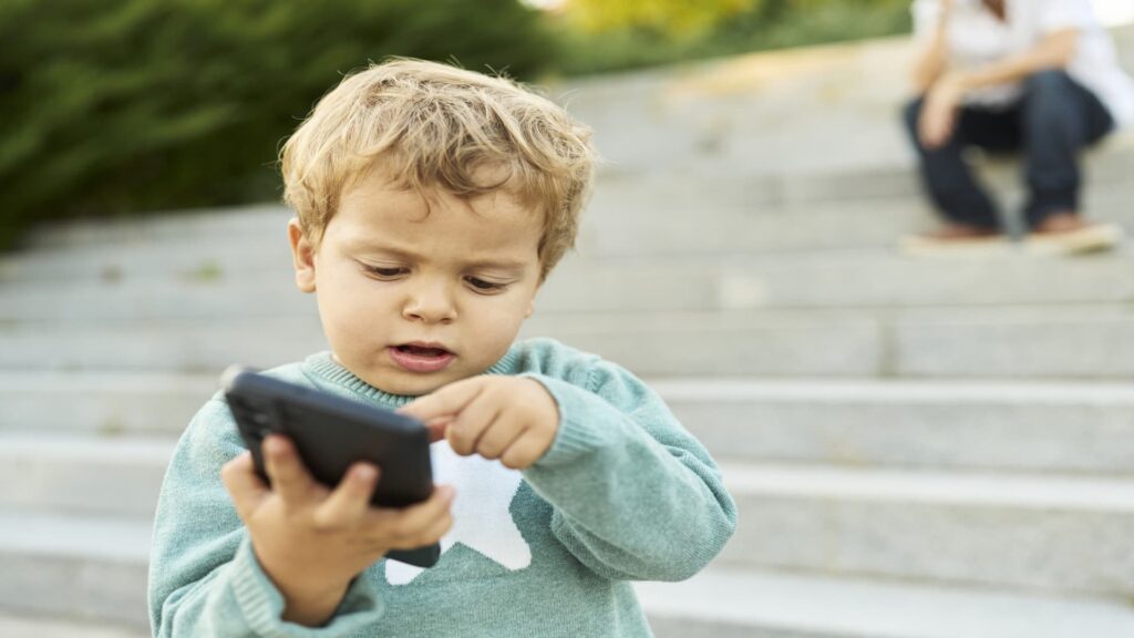 Parents who raise kids who are ‘grounded with money’ do 4 things: Parenting expert