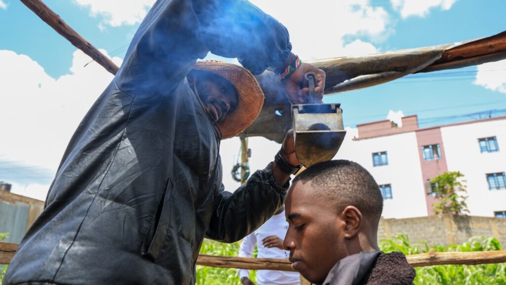 A Kenyan barber uses a sharpened shovel and is a sensation on TikTok