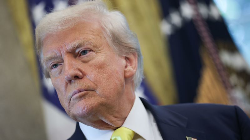 Federal appeals court halts criminal contempt proceedings against Trump officials in immigration case