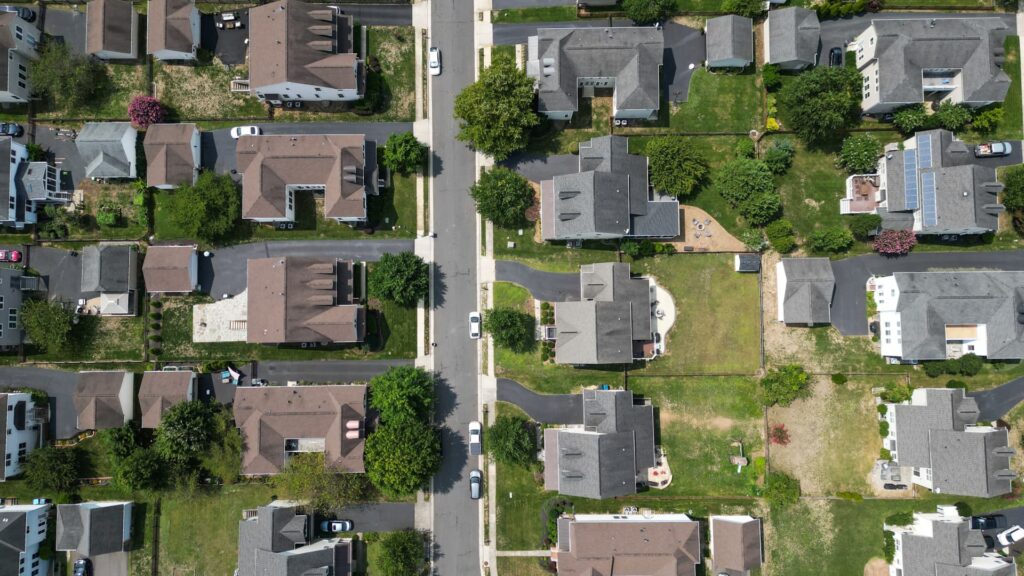 Mortgage rates drop to 3-year low ahead of Fed meeting