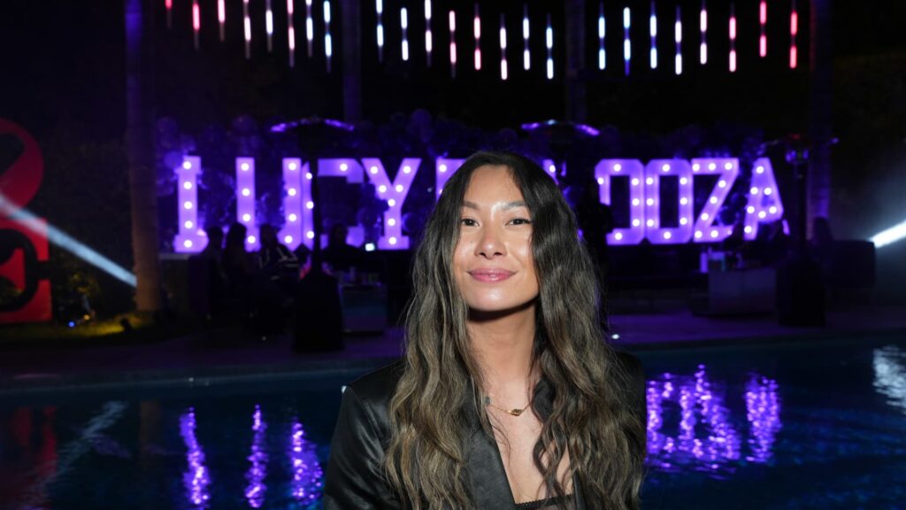 Billionaire college dropout recommends one year in higher education