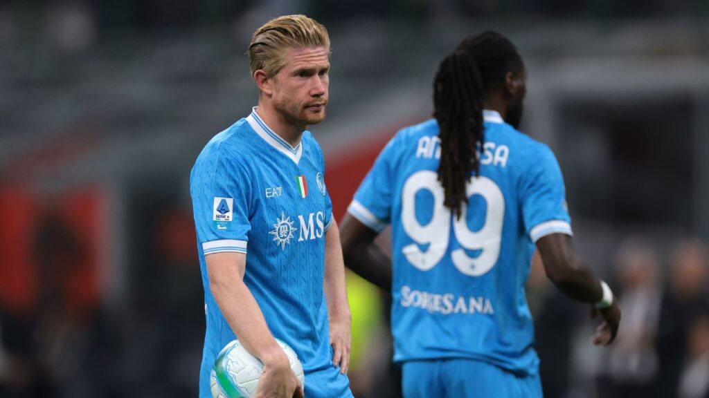 Napoli boss Conte plays down De Bruyne substitution flashpoint