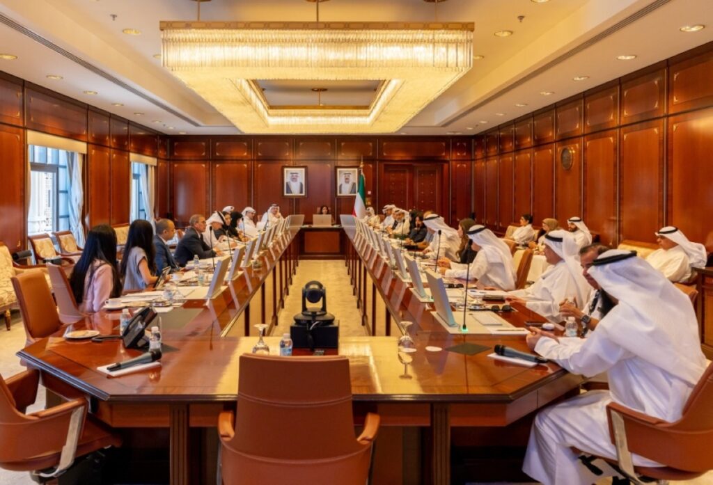 Committee reviews vital projects | Kuwait Times Newspaper