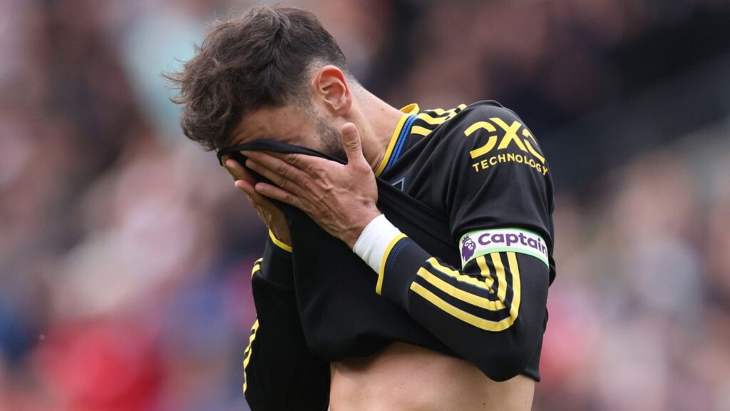 Brentford 3-1 Manchester United: Bruno Fernandes penalty saved as defeat ramps up pressure on Ruben Amorim | Football News