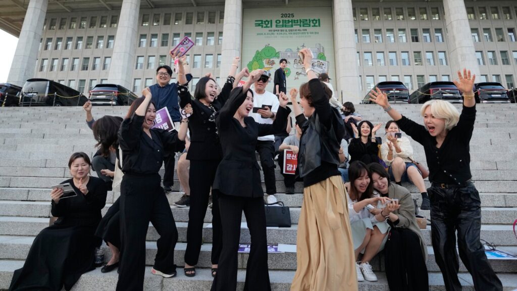 South Korean parliament votes to allow tattooists to work without a medical license