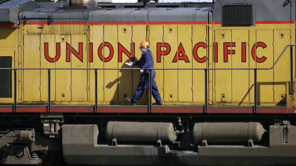 SMART-TD union backs Union Pacific-Norfolk Southern merger but other unions and shippers still worry
