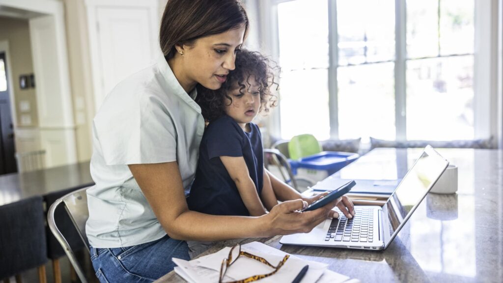 Consumer outlook sours as inflation expectations rise