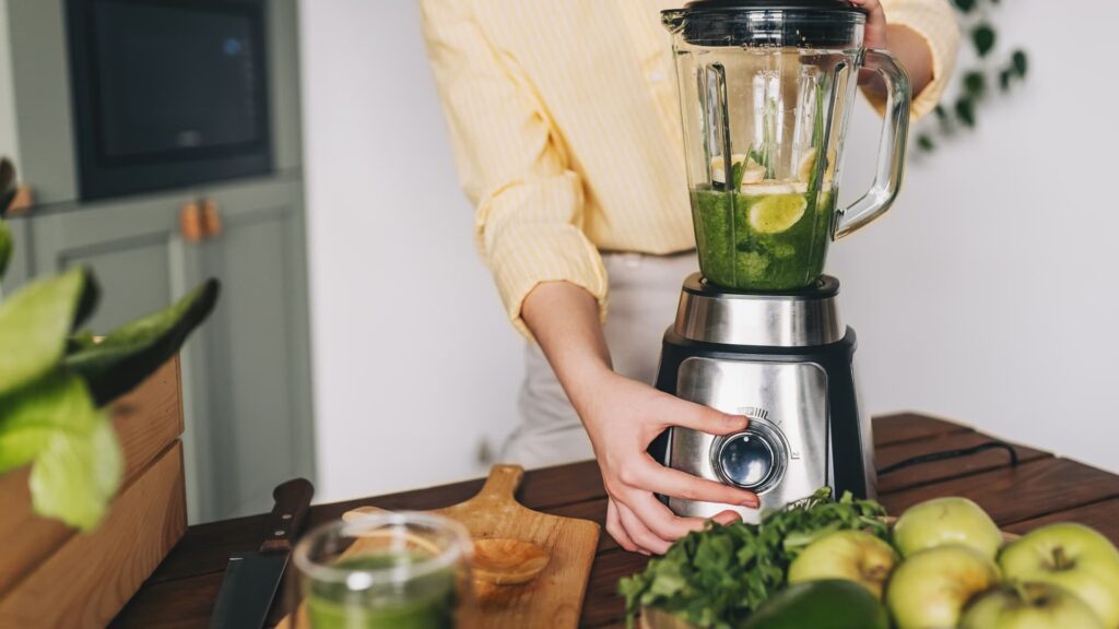 Martha Stewart drinks this ‘delicious’ green juice every morning