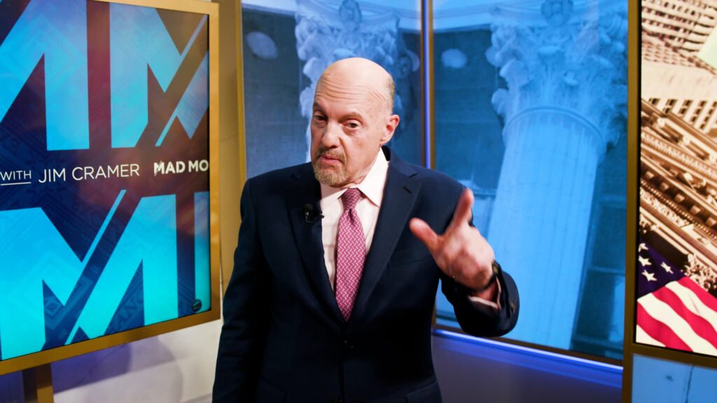 Jim Cramer reacts to 36-year-old’s restaurant business in India
