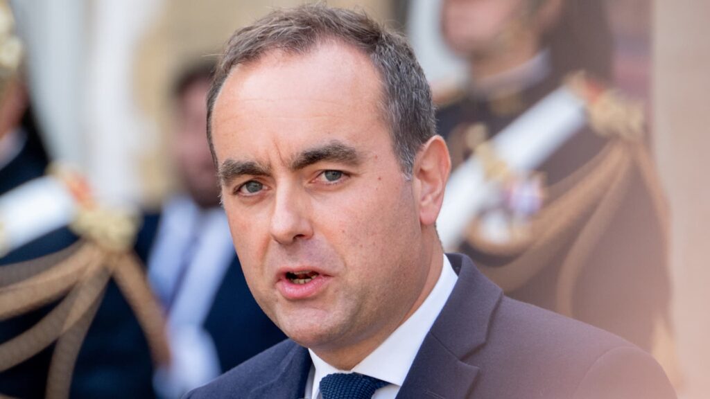 French PM resigns after 27 days sparking fresh political chaos