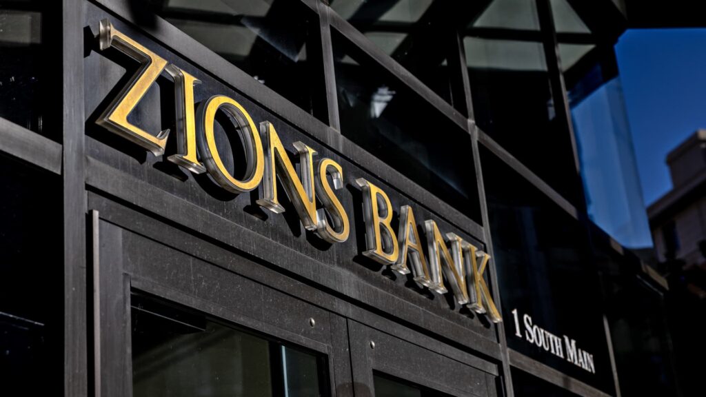 5 things to know before the stock market opens Monday