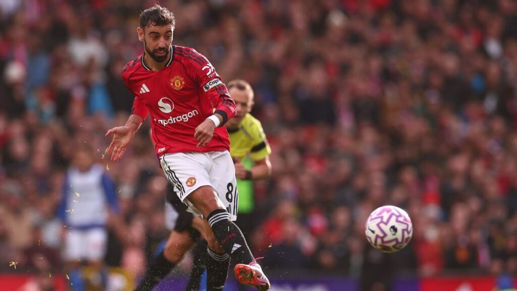 Fernandes to stay Man United’s penalty taker despite misses