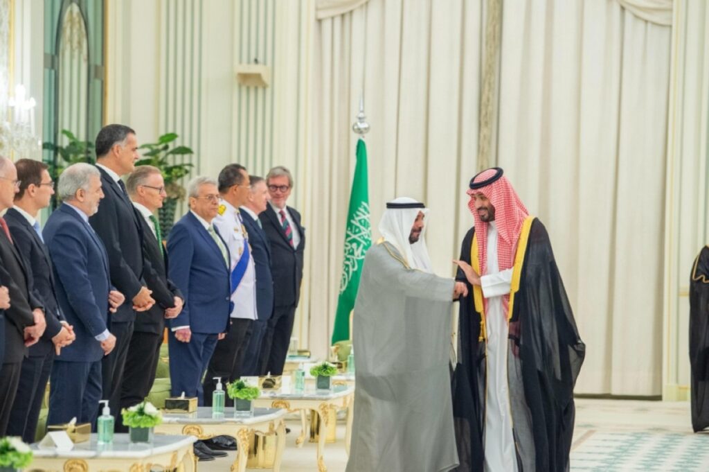 Kuwaiti Ambassador presents credentials to Saudi Crown Prince