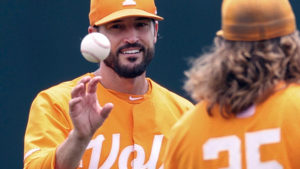 Giants hire Tennessee Vols coach Tony Vitello as new manager