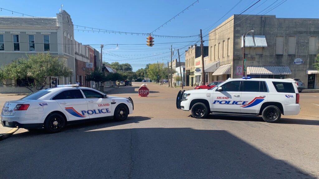 Mississippi shootings leave 6 dead, others injured