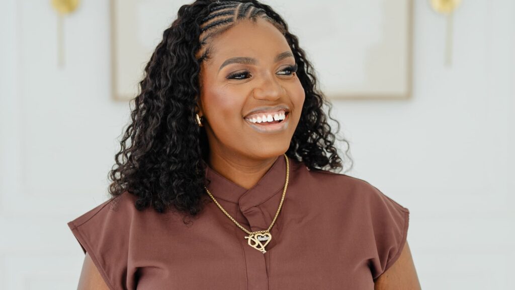 33-year-old nurse living in Florida supercommutes to work in California