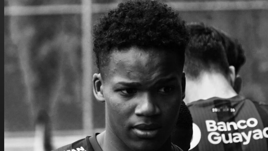 Independiente del Valle player, 16, killed by stray bullet in Guayaquil
