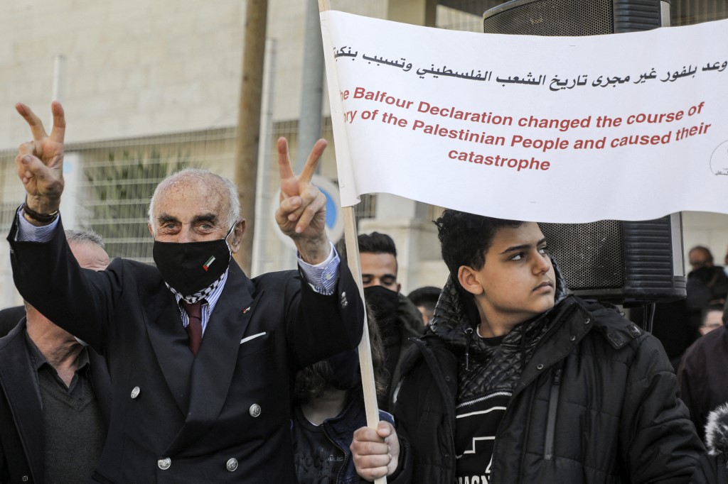 Palestinian tycoon shot by British troops in 1943 seeks justice over Balfour