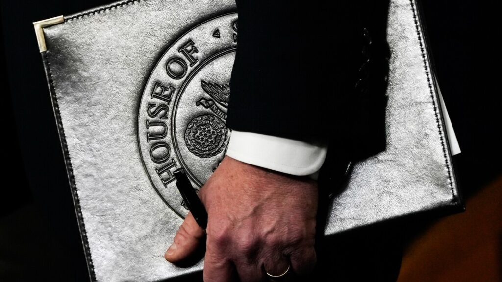 House returns to session with focus on censures