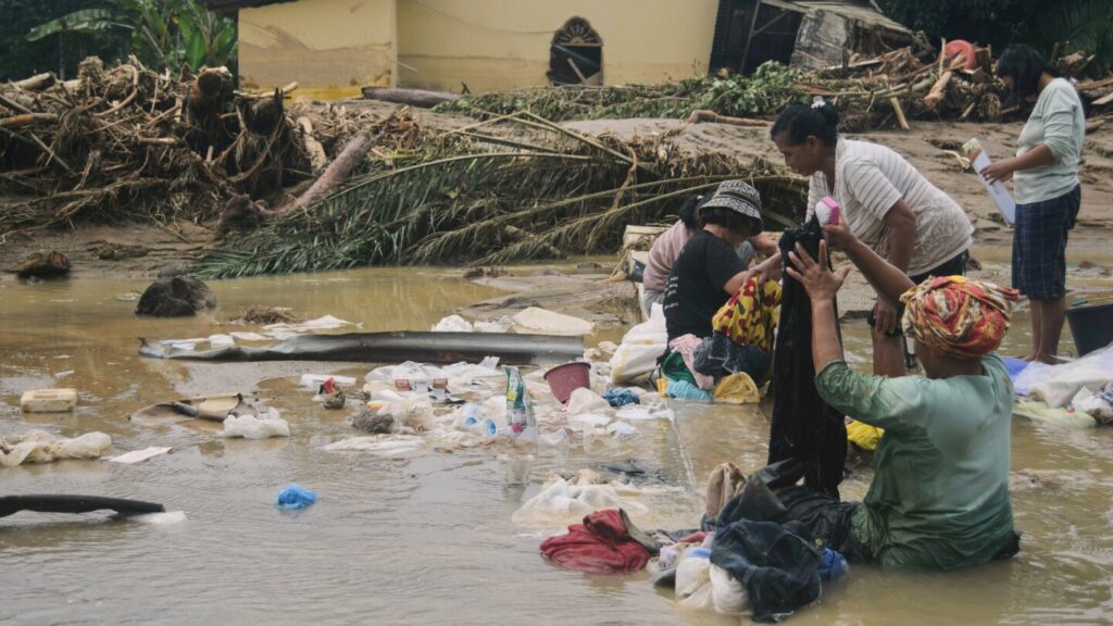 Sumatra residents search for food and water after deadly floods.