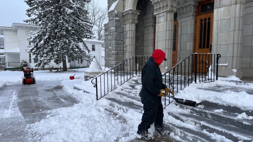 Snow, rain and cold await some Thanksgiving travelers
