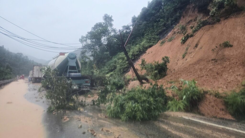 Landslide strikes bus on mountain pass in Vietnam, killing 6, as heavy rain persists