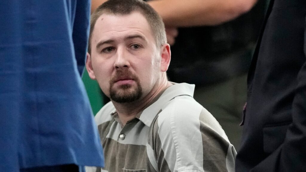 Tennessee man charged with killing 4 family members to be arraigned