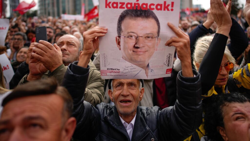 6 Turkish journalists summoned over reports on imprisoned opposition mayor