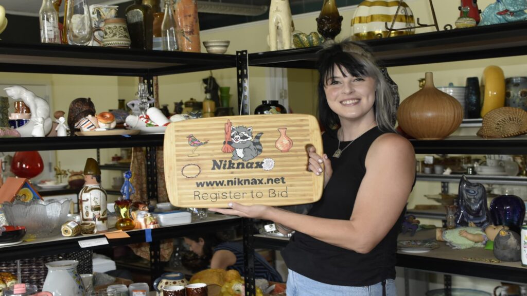 How I turned thrifting side hustle into full-time work