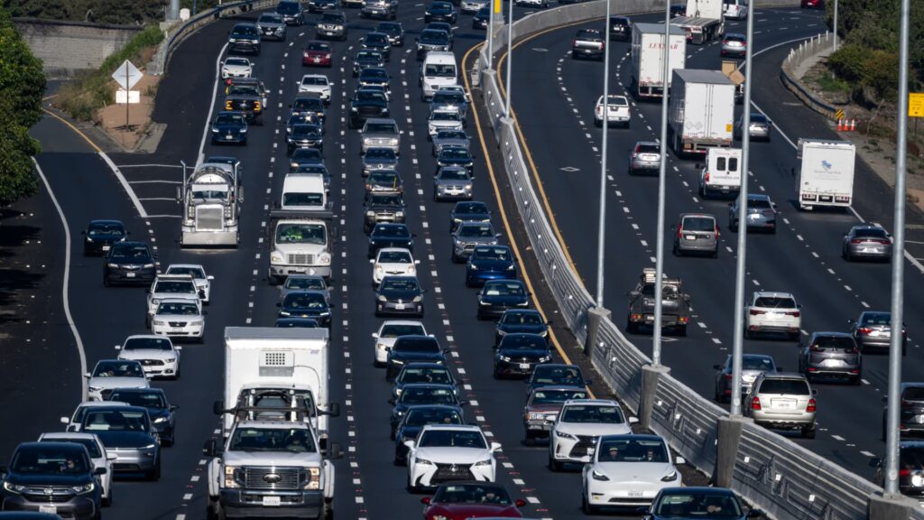 Trump to announce new fuel economy standards Wednesday, sources say