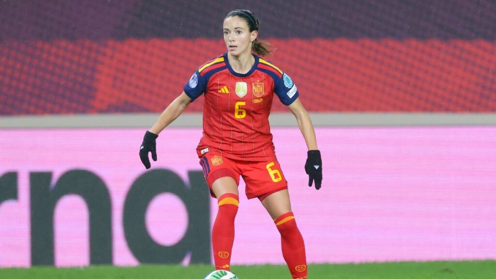 Spain midfielder Aitana Bonmatí sidelined with broken leg