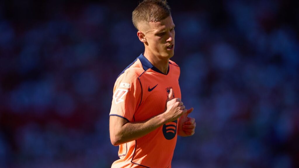 Barcelona’s Dani Olmo out 1 month after dislocating shoulder