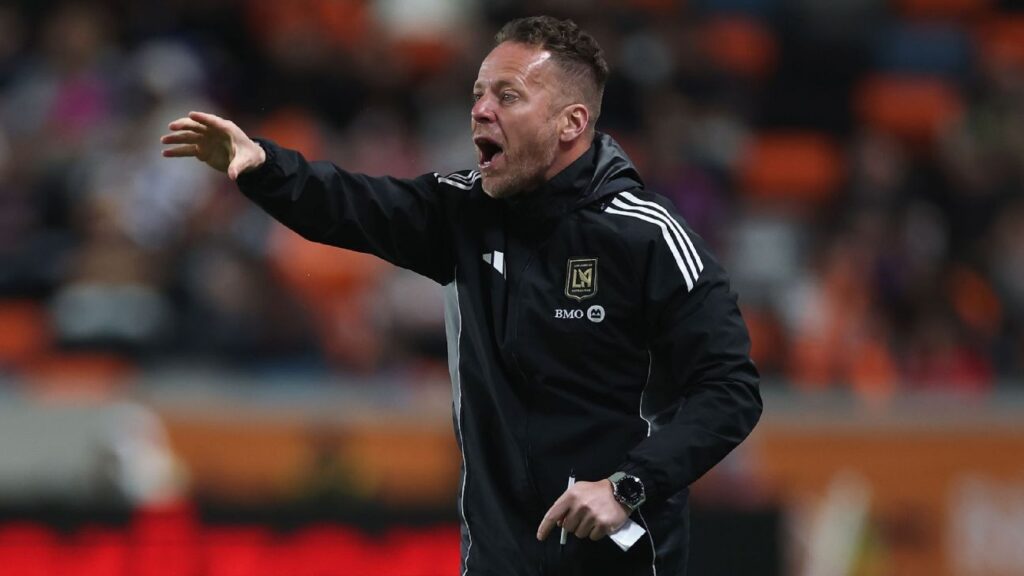 LAFC promotes assistant Marc Dos Santos to head coach