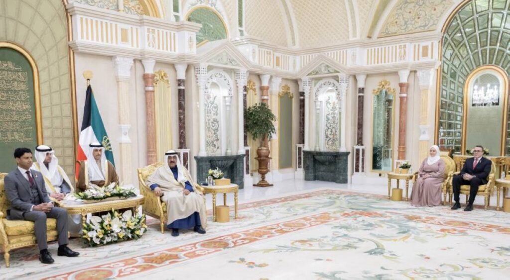 Kuwait Amir receives credentials of five new Ambassadors