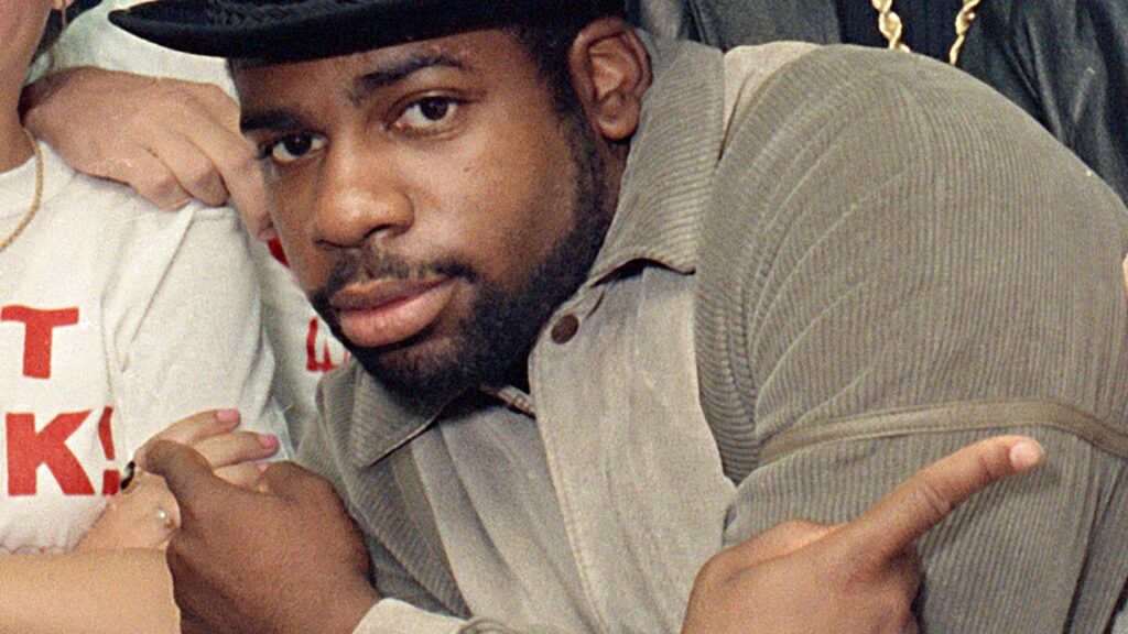 Judge voids conviction of 1 man convicted in 2002 killing of Jam Master Jay