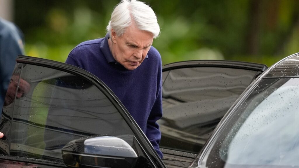 Former Abercrombie & Fitch CEO fit for trial, say prison officials