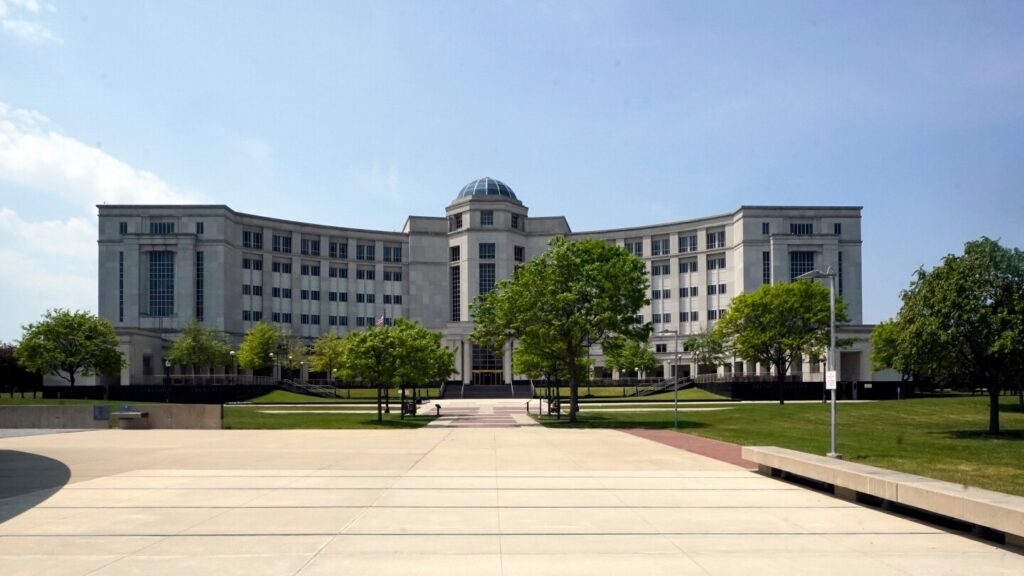 Michigan Supreme Court considers limits on courthouse immigration arrests