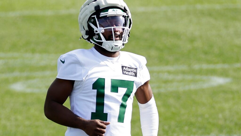 Person of interest is in custody after shooting of New York Jets’ Kris Boyd