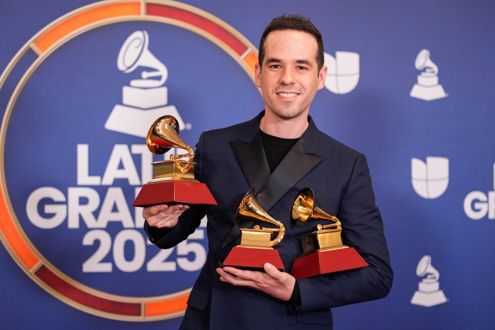 Grammys: Edgar Barrera could become first Latino songwriter of the year