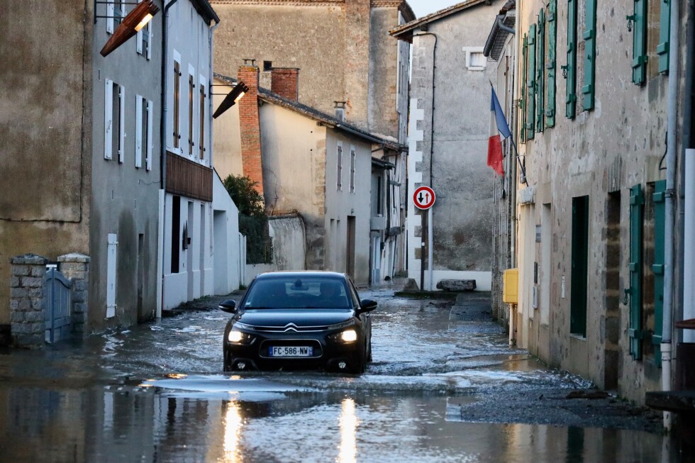 Storm aftermath leaves 2 dead in France; flood alerts to remain Saturday